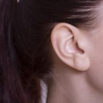 耳の外側が痛いのは軟骨が耳介軟骨膜炎だからかも？その症状と原因