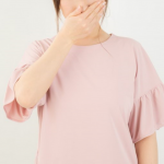 口臭の原因が喉の奥にある場合とは？臭い玉とも呼ばれる膿栓が関係？